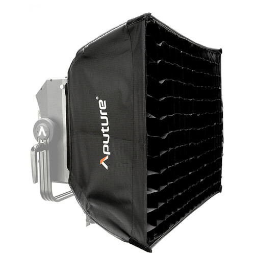 Aputure Nova P300c Softbox - 2