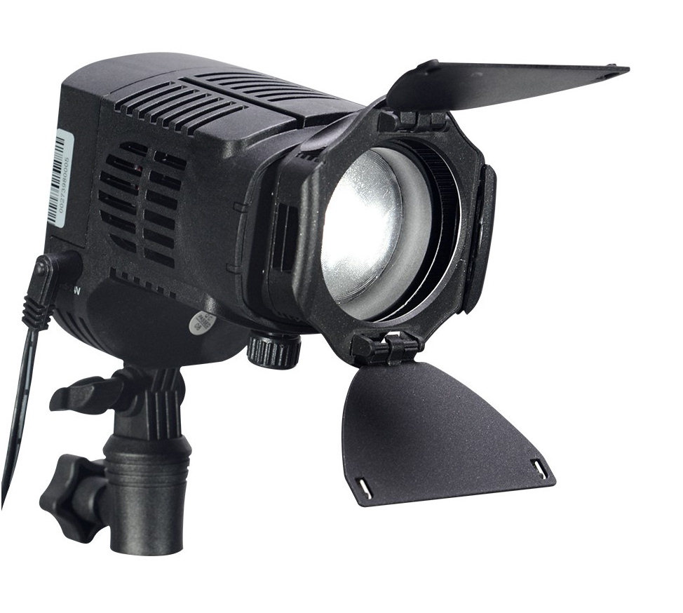 Nanguang CN-28FA LED Fresnel + barndoor - 1